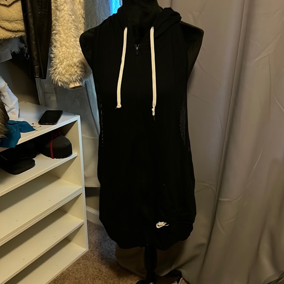 Nike Tops - Women’s Nike Vest